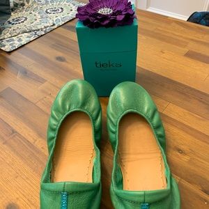 Clover Green Tieks